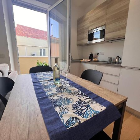 Happy Holiday Apartment Каляри Екстериор снимка
