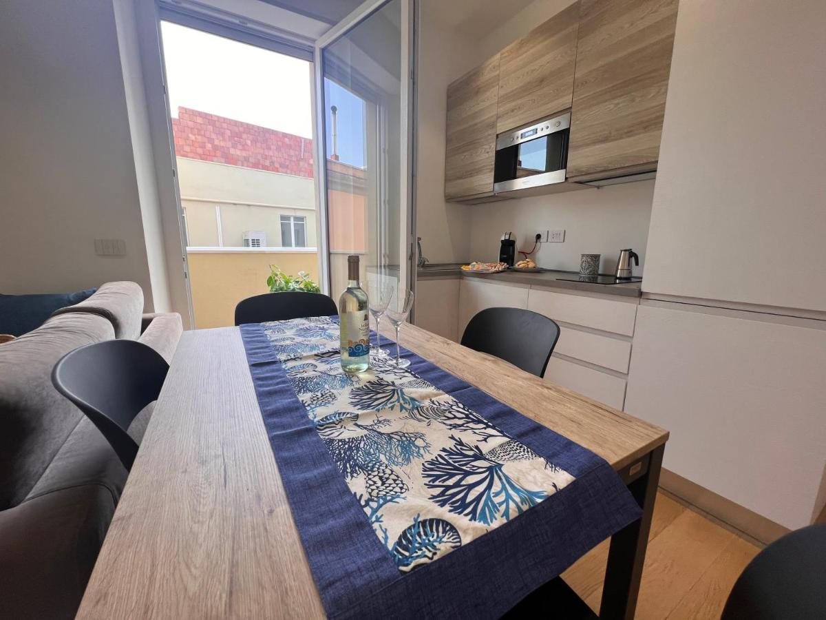 Happy Holiday Apartment Каляри Екстериор снимка